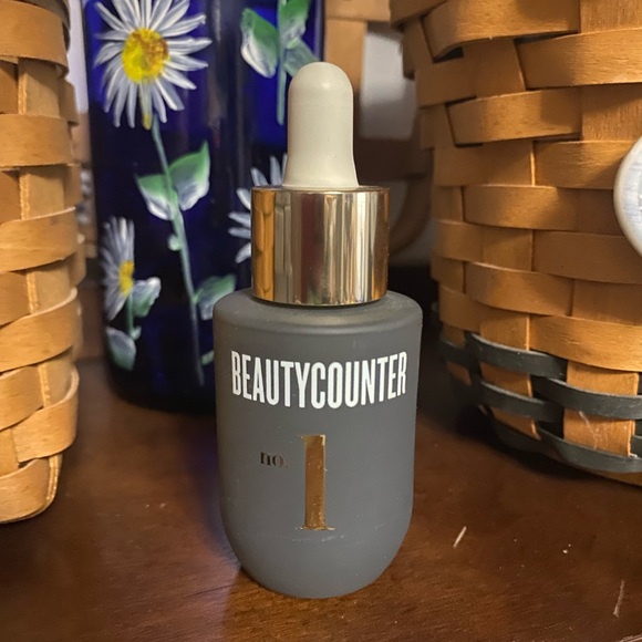 Beautycounter Brightening Facial Oil - Picture 2 of 2